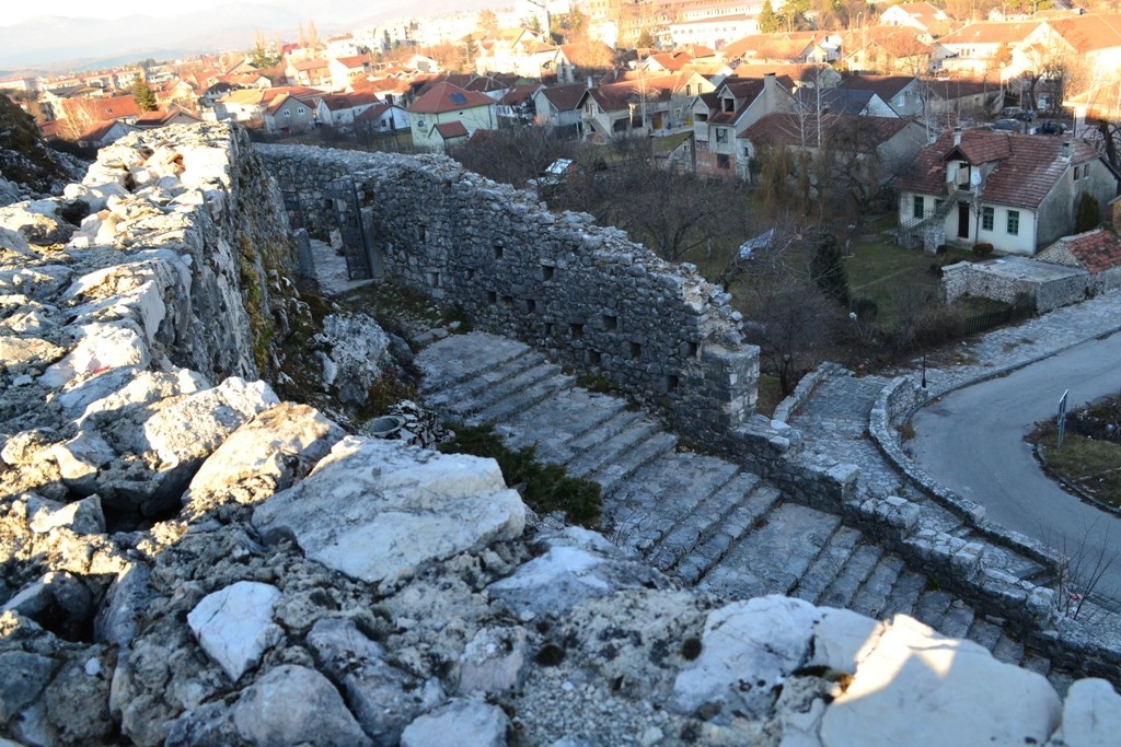 A photo of the ruins of the Onogošt Fortress, Nikšić