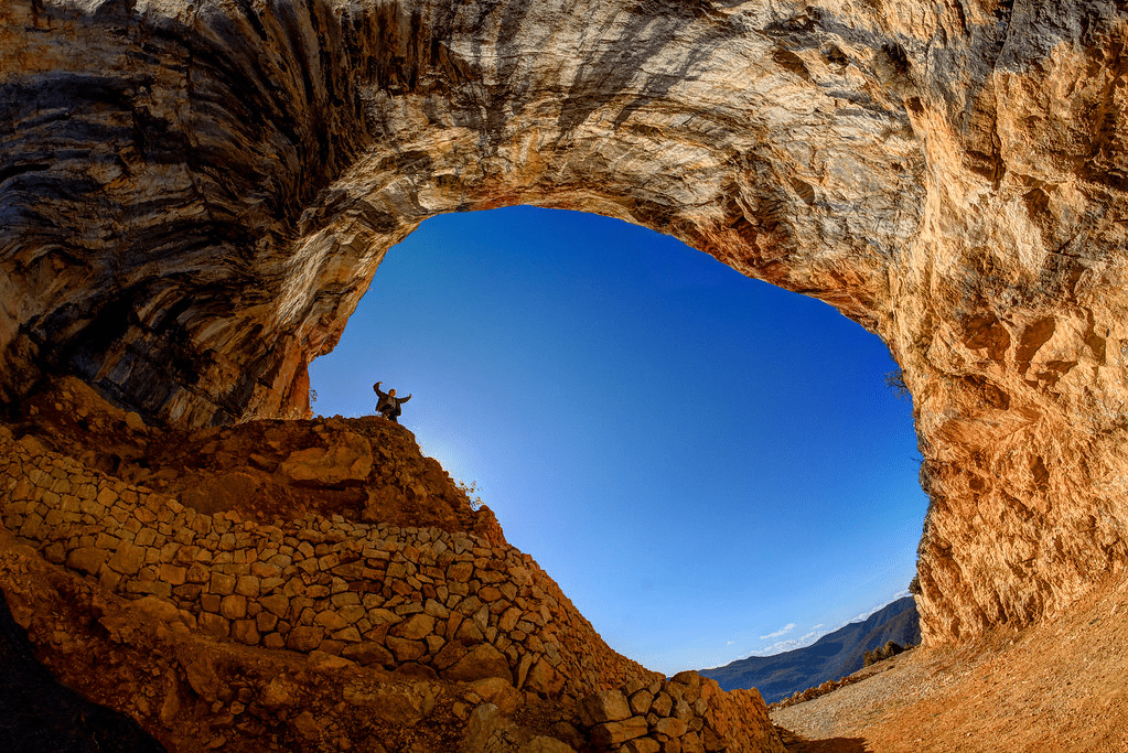 Cave ''Crvena stijena''