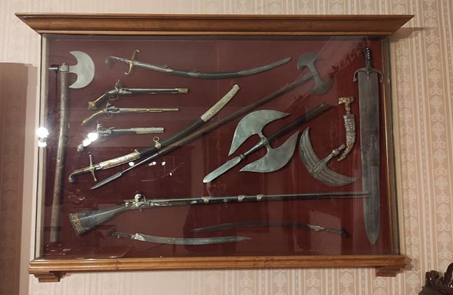 A photo of the weapons exhibition from the King Nicolas Museum
