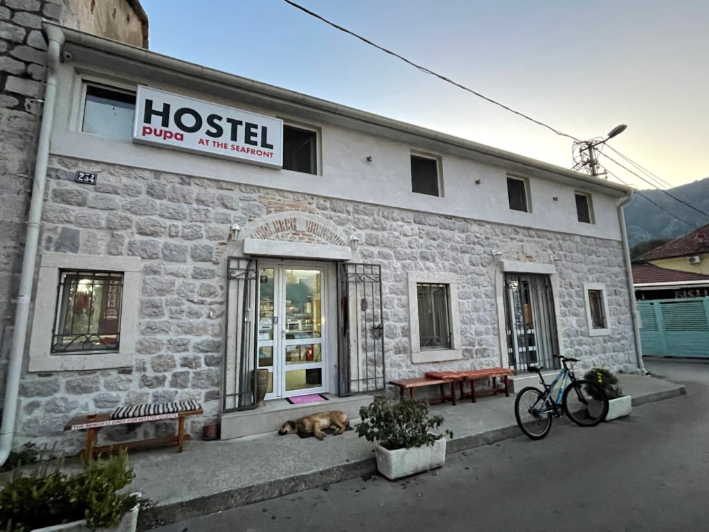 Exterior of the hostel Pupa - Kin Johnatan - affordable hotels in Kotor