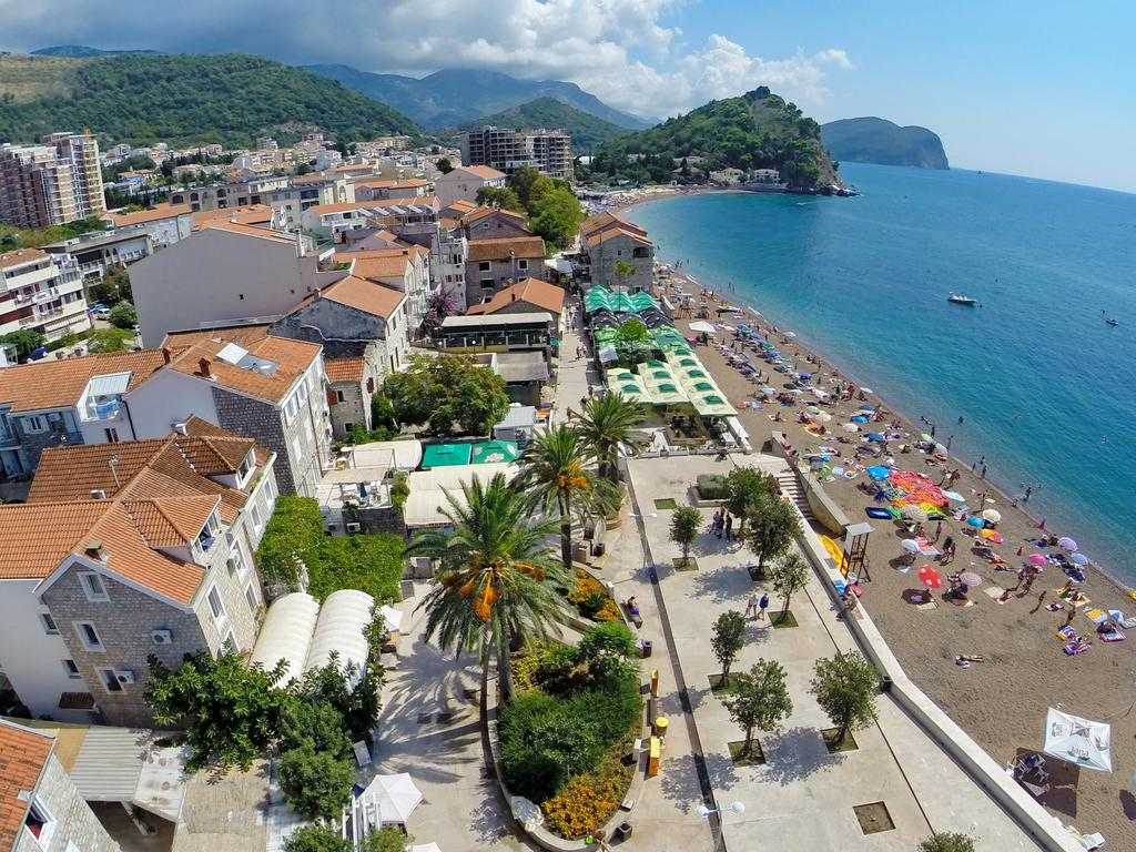 Petrovac promenade