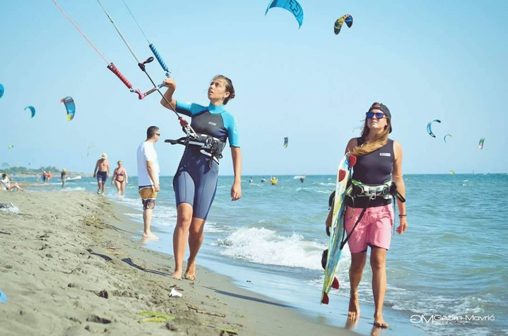 Kiteboarding on Long Beach 