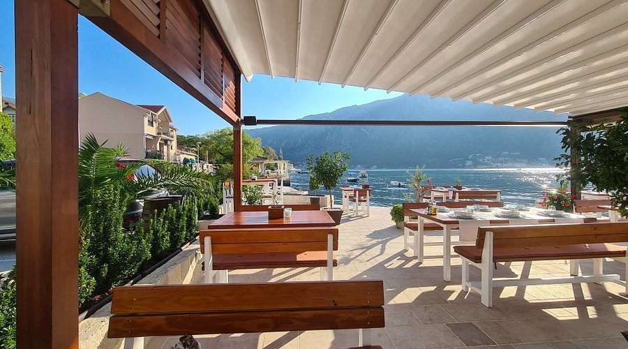 Konoba Bonaca dining with a view